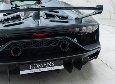 Lamborghini Aventador SVJ LP 770-4 ROADSTER 31