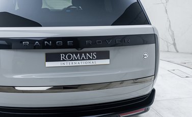 Land Rover Range Rover P510e SV 38
