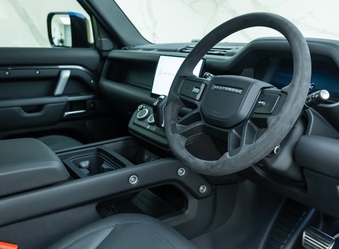 Land Rover Defender 110 V8 Carpathian Edition 10