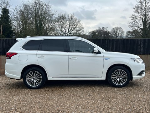 Mitsubishi Outlander PHEV DYNAMIC 5