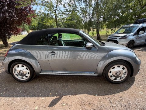 Volkswagen Beetle DESIGN TSI BLUEMOTION TECHNOLOGY DSG 24