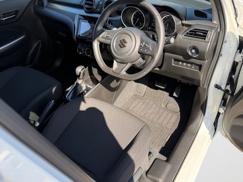Suzuki Swift 1.2 Dualjet 83 12V Hybrid SZ5 5dr Auto 21