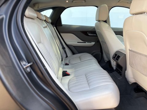 Jaguar F-Pace 2.0 F-PACE Portfolio AWD D Auto 4WD 5dr 23