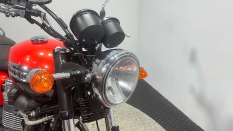 Triumph Bonneville SE 2013 7K NEW MOT INCREDIBLE CONDITION CUSTOM NAKED BIKE 865CC 11