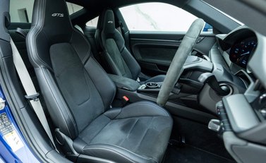 Porsche 911 Carrera GTS (992) 9