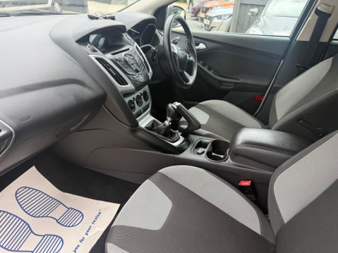 Ford Focus 1.0T EcoBoost Zetec S Estate 5dr Petrol Manual Euro 5 (s/s) (125 ps) 30