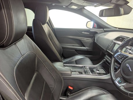 Jaguar XE 2.0 XE R-Sport i Auto 4dr 27