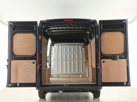 Peugeot Boxer 2.2 BlueHDi L3H2 Professional Premium+ 140ps 3