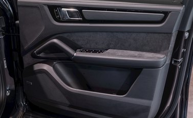 Porsche Cayenne GTS 13