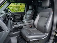 Land Rover Defender D300 X-Dynamic HSE Hard Top 9