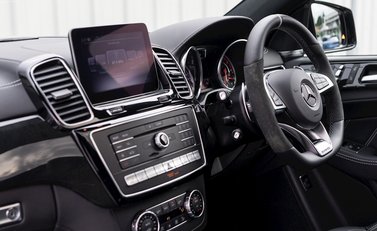 Mercedes-Benz GLE 63 S 4MATIC Night Edition 17