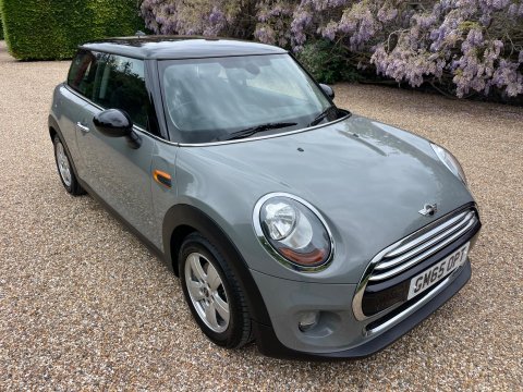 Mini Hatch 1.5 Cooper Hatchback 3dr Petrol Auto Euro 6 (s/s) (136 ps) 3