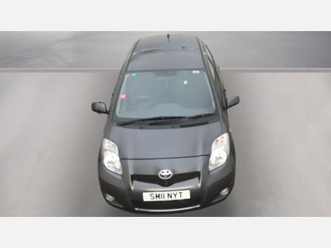 Toyota Yaris T SPIRIT MM VVT-I 5