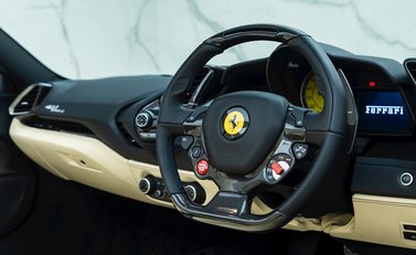 Ferrari 488 Spider 12