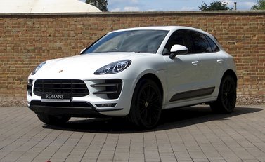 Porsche Macan Turbo 4
