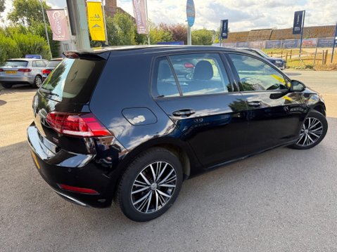 Volkswagen Golf 1.6 TDI BlueMotion Tech SE Nav Euro 6 (s/s) 5dr 6