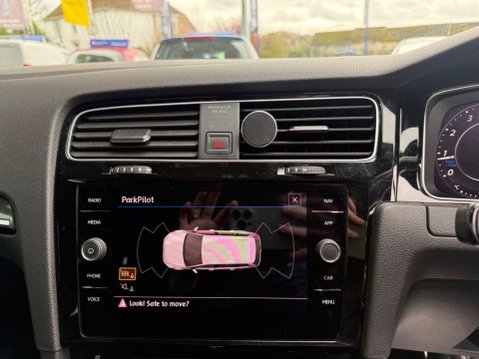 Volkswagen Golf 2.0 TSI R DSG 4Motion Euro 6 (s/s) 5dr 31