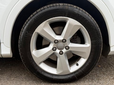 Audi Q3 2.0 TDI S line S Tronic quattro Euro 5 (s/s) 5dr 47