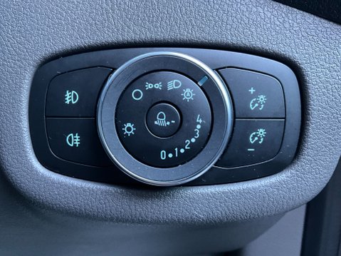 Ford Transit Connect 1.5 240 EcoBlue Limited Auto L2 Euro 6 (s/s) 5dr 32