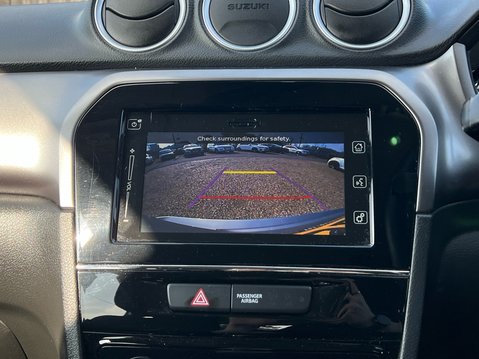 Suzuki Vitara SZ-T MHEV 23