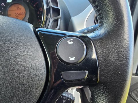 Toyota Aygo 1.0 VVT-i x-play Euro 6 5dr 28