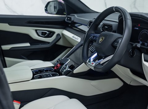 Lamborghini Urus S 13