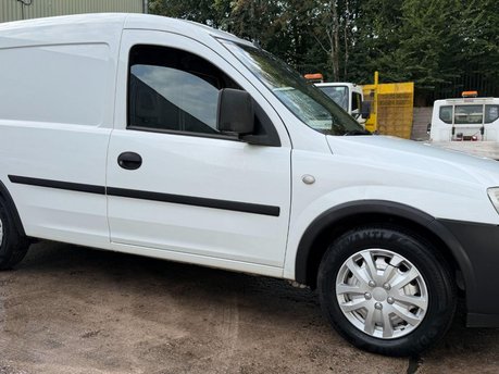 Vauxhall Combo 1.3 CDTi 2000 16v Panel Van 3dr Diesel Manual (134 g/km, 69 bhp)