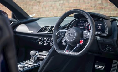 Audi R8 V10 Spyder 13