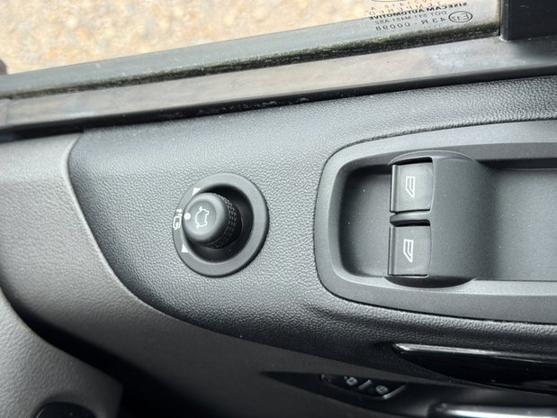 Ford Transit Custom SWB L1H1 [SOLD MM] Low Roof Limited 280 Air Con Nav Sensors EURO 6 23