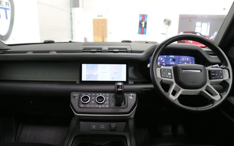 Land Rover Defender 110 D250 x-Dynamic HSE - 1 Owner 11