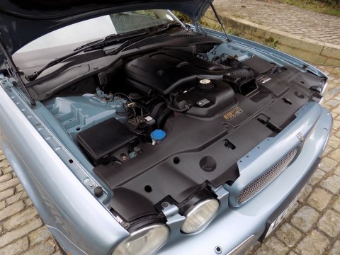 Jaguar XJR 4.2 V8 Supercharged 43