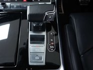 Audi Q8 3.0 Q8 Black Edition 55 TFSI MHEV Quattro Auto 4WD 5dr 31