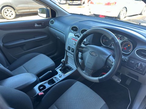 Ford Focus 1.6 Focus Zetec 100 5dr 12