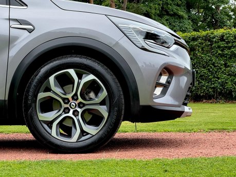 Renault Captur TECHNO E-TECH 22