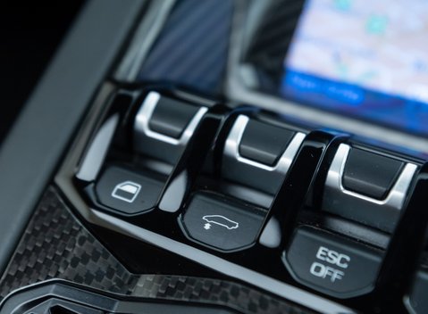 Lamborghini Aventador S LP 740-4 Roadster 21