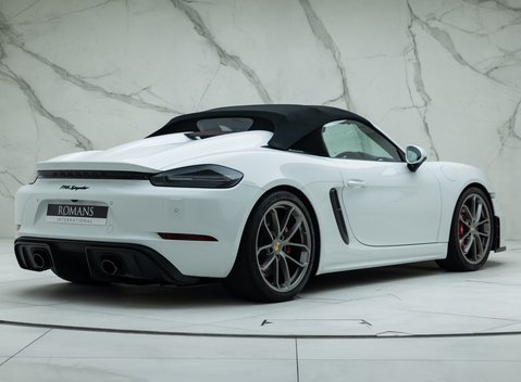 Porsche 718 SPYDER 8