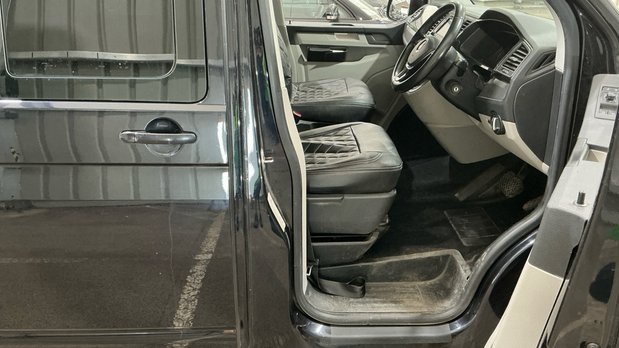Volkswagen Transporter Crew Cab AUTO SWB L1H1 T32 Sportline Air Con Alloys Sensors EURO 6 NO VAT 9
