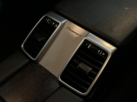 Porsche Panamera D V6 TIPTRONIC 18