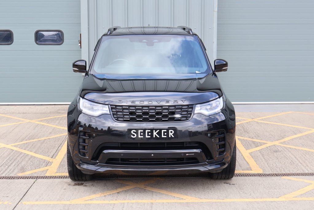 Land Rover Discovery 2023 R-DYNAMIC SE MHEV rear seat conversion deployable side steps  7