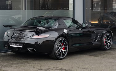 Mercedes-Benz SLS AMG GT FINAL EDITION 4
