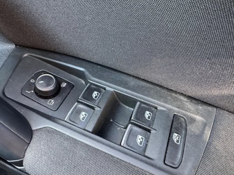Volkswagen Tiguan 2.0 TDI BlueMotion Tech SE Navigation 4Motion Euro 6 (s/s) 5dr 39