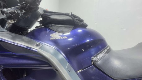 Honda ST 1999 RUNNING PROJECT BIKE SPARES OR REPAIR 58K TOURER 7