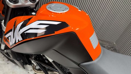 KTM Duke 2016 INCREDIBLY CLEAN LONG MOT ONLY 1K AKRAPOVIC 8