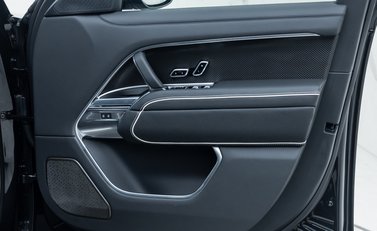 Land Rover Range Rover D350 AUTOBIOGRAPHY OVERFINCH 32