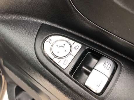 Mercedes-Benz Vito 110 PROGRESSIVE L2 1 owner Ex skyvan, 83,000m, parking sensors F+R 25