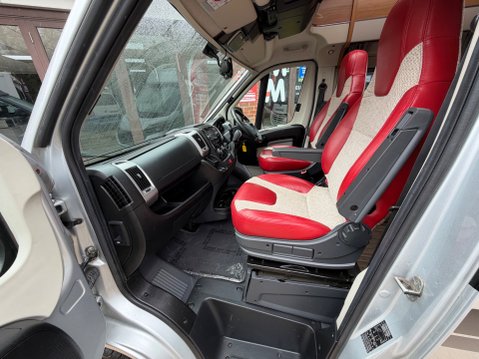 Auto-Trail V-Line 620 AUTOMATIC FIXED BED 7