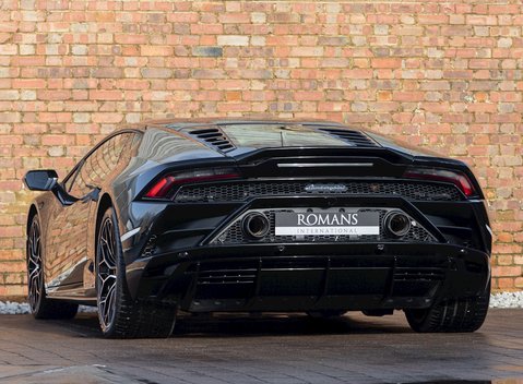 Lamborghini Huracan LP640-4 EVO 3