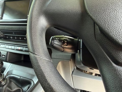 Vauxhall Vivaro L1H1 F2700 SPORTIVE S/S 25