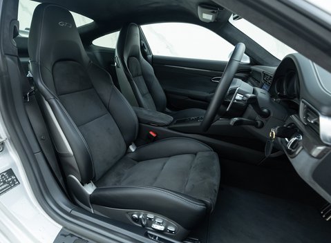Porsche 911 GT3 (991.2) 10