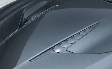 Aston Martin Vanquish V12 42